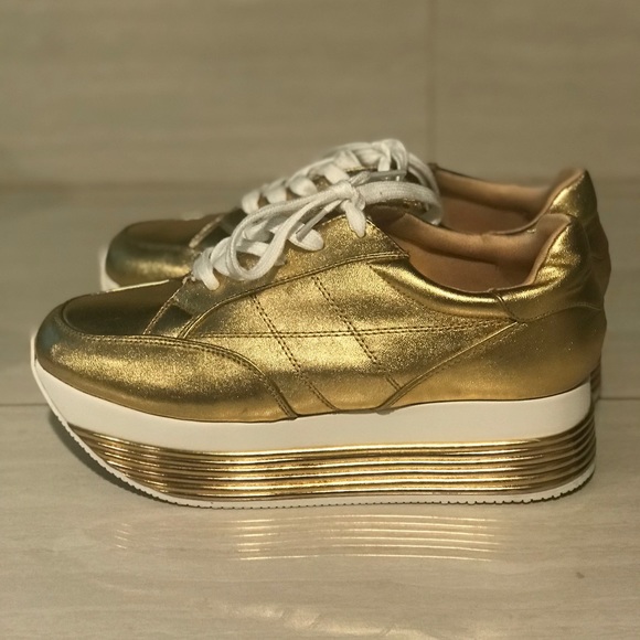 ✨Liliana METALLIC GOLD platform sneakers!✨ - Picture 2 of 5